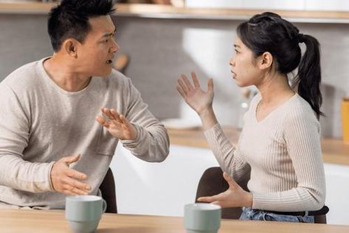Vì muốn tôi được đeo nhiều vàng trong ngày cưới, chồng liền hoãn kế hoạch mua nhà trả góp