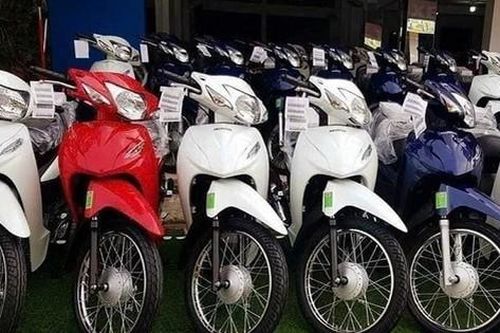 Giá xe máy Honda mới nhất giảm sốc, SH, Air Blade thậm chí dưới cả giá niêm yết, khách hàng chớp cơ hội mua xe cuối năm