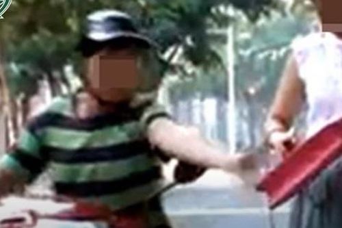 Triệt phá 'ổ nhóm' chuyên cướp giật tài sản của phụ nữ đi đường ở Bình Dương