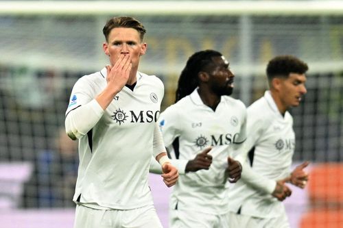 McTominay ghi bàn trong ngày Napoli hòa Inter Milan