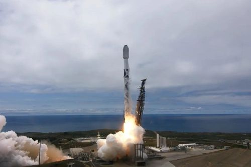 Apple bắt tay với công ty của Elon Musk
