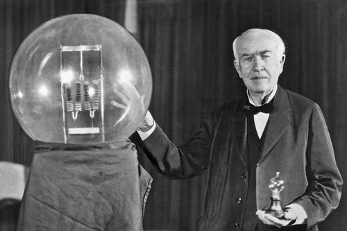 Thomas Edison có thực sự phát minh ra bóng đèn?
