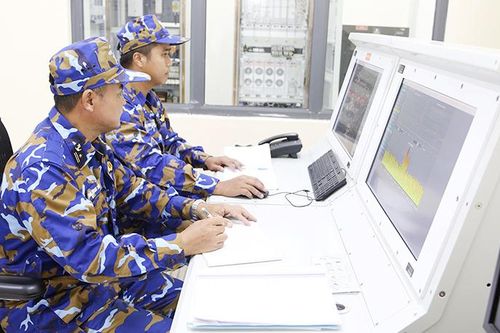 'Mắt thần' trên đỉnh Côn Sơn