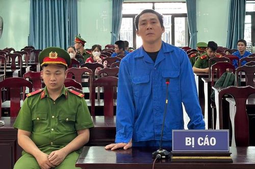 Đụng đâu lấy đó