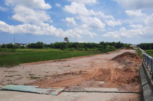 Dự án 'đứng bánh' do thiếu đất
