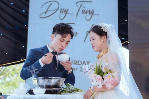 Đám cưới Hà Nội với nghi thức 'nhúng lẩu' độc lạ