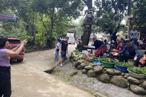 Lai Châu đẩy mạnh khai thác du lịch chợ phiên, chợ đêm