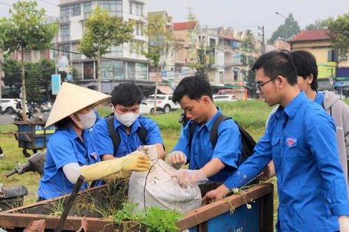 Tuổi trẻ Lâm Đồng thực hiện nhiều hoạt động vì cộng đồng mừng lễ hội lớn