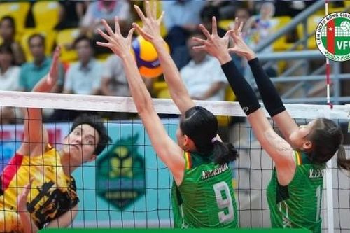Bóng đá và bóng chuyền Thanh Hóa cùng nhau 'lên đỉnh' trong 1 ngày