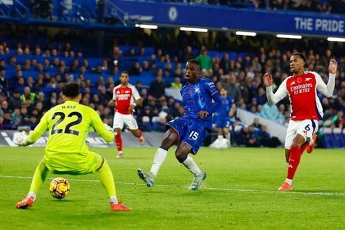 Chelsea và Arsenal chia điểm, Liverpool bỏ xa cuộc đua