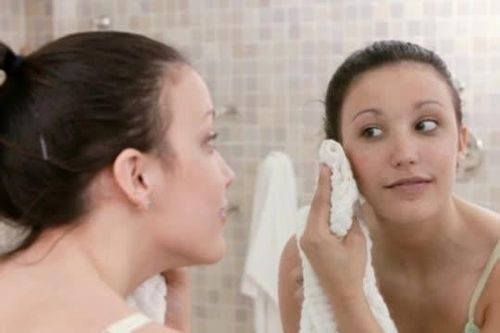 Tẩy da chết với khăn mặt cực hiệu quả và tiết kiệm