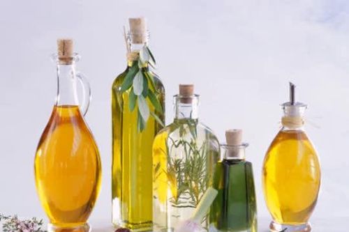 Các mẹo làm sạch với dầu ăn cực hiệu quả