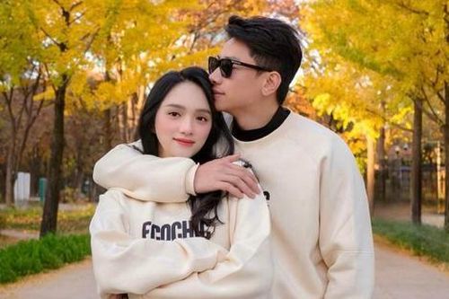 Hoa hậu Hương Giang công khai hẹn hò với tình trẻ kém 12 tuổi?