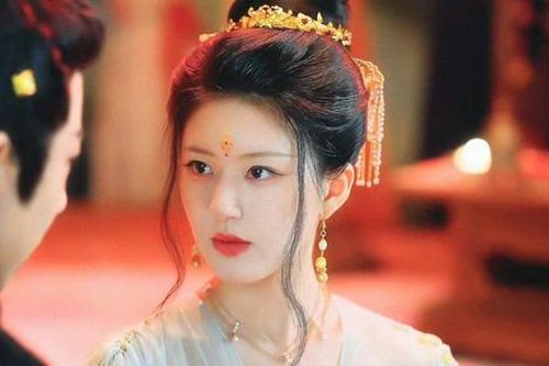 Triệu Lộ Tư bị mỉa mai vì không thể chiêu thương cho phim mới