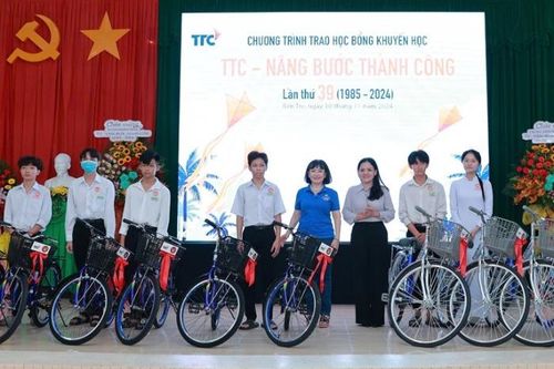 Tập đoàn TTC trao 568 suất học bổng cho học sinh tỉnh Bến Tre