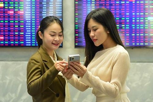 Chứng khoán HSC chạy đua tăng vốn