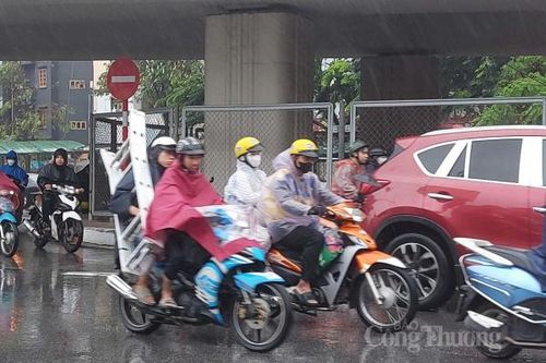 Dự báo mới nhất diễn biến cơn bão số 7 Yinxing và bão Toraji, ngày mai bão Toraji giảm cường độ