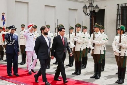 Tổng thống Chile Gabriel Boric chủ trì lễ đón Chủ tịch nước Lương Cường