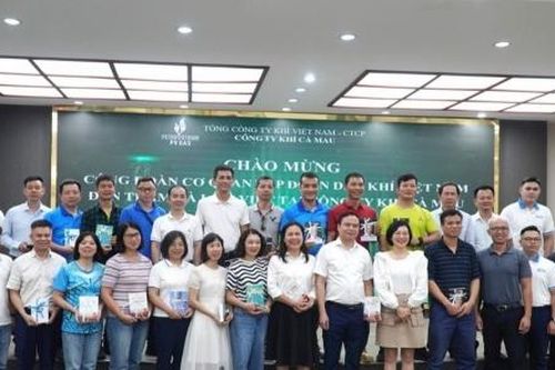 Công đoàn Cơ quan Tập đoàn tham quan mô hình thực hiện tốt VHDN và 5S tại PV GAS CA MAU