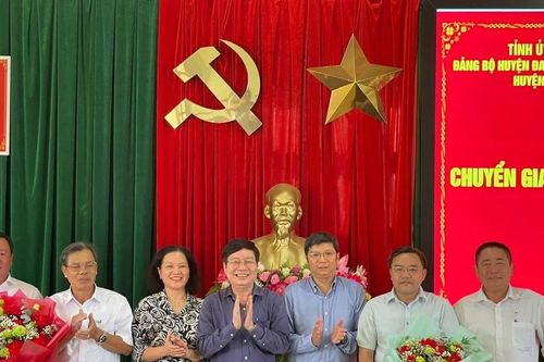 Chuyển giao 4 đảng bộ với 225 đảng viên về Đảng bộ Tổng Công ty Cà phê Việt Nam
