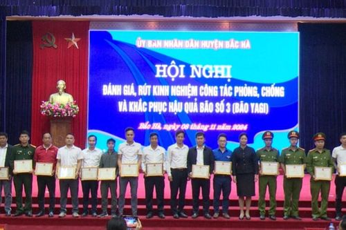 Bắc Hà: 191 tập thể, cá nhân tiêu biểu trong ứng phó với cơn bão số 3 được khen thưởng