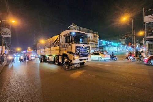 Bảo Lộc: Xe tải va chạm với xe máy, người đàn ông bị cán dập nát 2 chân