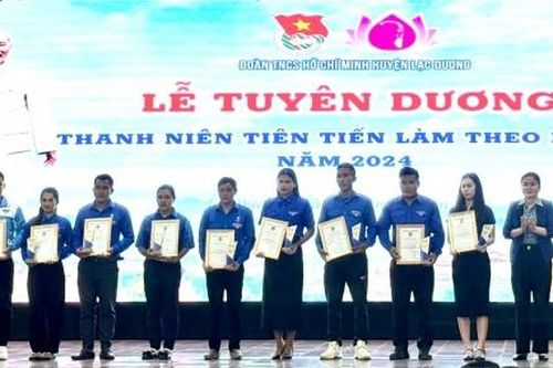 Lạc Dương: Tuyên dương 14 tập thể và 43 cá nhân làm theo lời Bác năm 2024