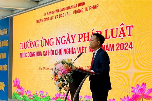 Phòng giáo dục quận Ba Đình hưởng ứng Ngày Pháp luật Việt Nam