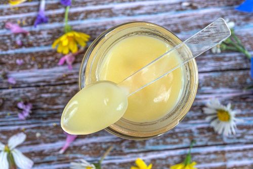Mẹo phân biệt sữa ong chúa chuẩn, sạch