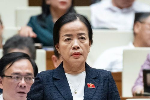 Cử tri bức xúc khi một bác sĩ sở hữu nhiều giấy phép hành nghề