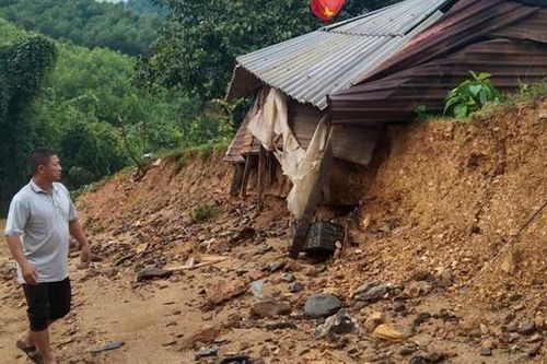 Người dân Quảng Bình bất an với nguy cơ sạt lở sau bão lũ