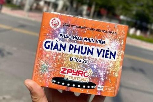 Tết 2025 chưa đến, pháo hoa đã 'nổ rầm rộ' trên chợ mạng