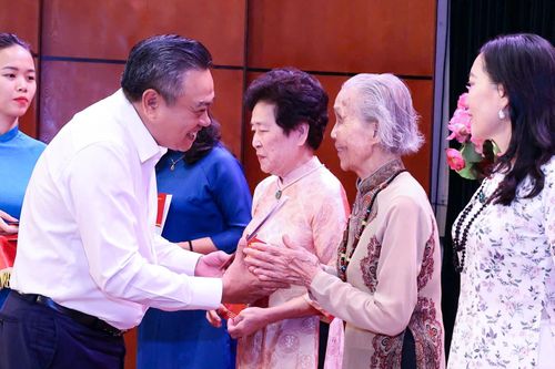 Chủ tịch Hà Nội dự Ngày hội Đại đoàn kết 2024 cùng nhân dân quận Hoàn Kiếm