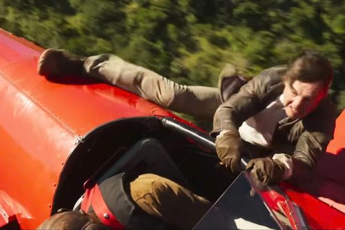 Tom Cruise đu máy bay mạo hiểm trong 'Nhiệm vụ bất khả thi 8'