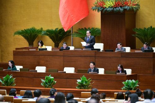 Quốc hội chốt chỉ tiêu GDP 2025 tăng 6,5-7%