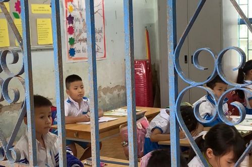 Quảng Ngãi: học sinh vừa học vừa 'run' trong ngôi trường xuống cấp nghiêm trọng