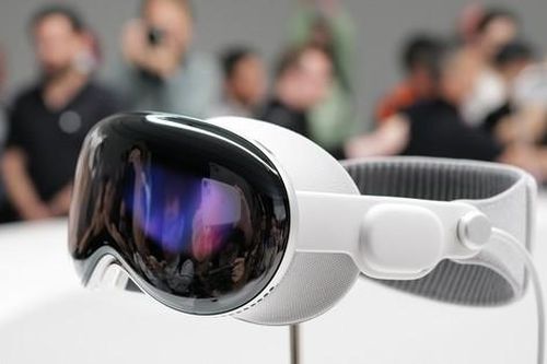 Apple Vision Pro 2 sẽ ra mắt cuối năm 2025