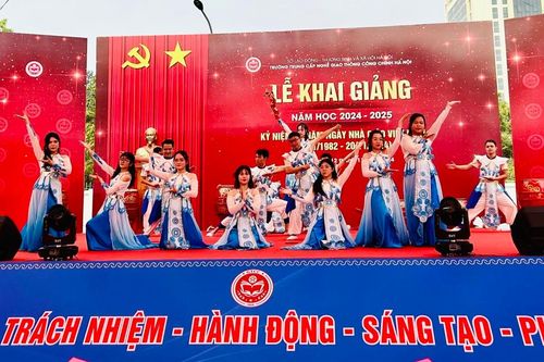 Nhiều học sinh tốt nghiệp có việc làm, thu nhập từ 7 - 12 triệu đồng/tháng