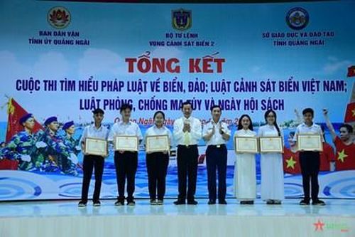 Vùng Cảnh sát biển 2 tổng kết và trao giải Cuộc thi tìm hiểu pháp luật cho học sinh Quảng Ngãi