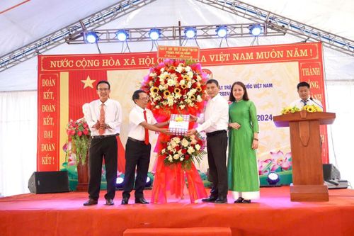 Phó Chủ tịch Thường trực UBND thành phố Đà Nẵng Hồ Kỳ Minh dự Ngày hội Đại đoàn kết toàn dân tộc tại phường Hòa Hải
