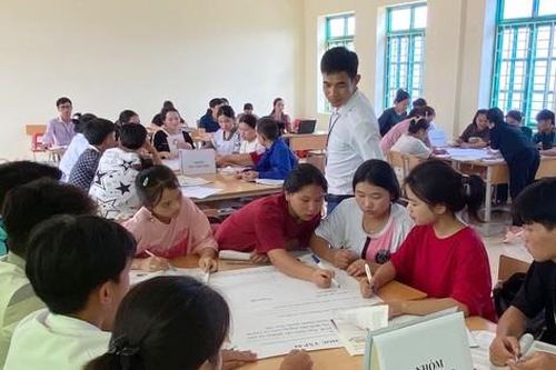 Thầy giáo vùng cao và hành trình 'gieo chữ' giữa đại ngàn Điện Biên