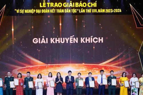 Báo Giáo dục và Thời đại đạt giải báo chí 'Vì sự nghiệp Đại đoàn kết toàn dân tộc'