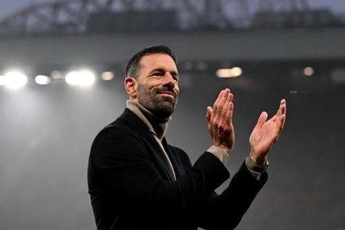 Lý do khiến HLV Amorim 'trảm' tạm quyền Van Nistelrooy ngay khi tới Man Utd