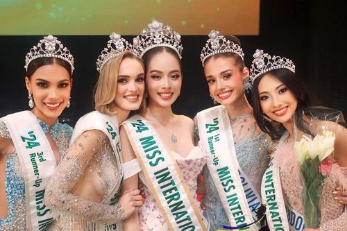 Miss International 2024 Thanh Thủy xuất hiện rạng rỡ cùng 4 Á hậu