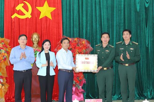Bí thư Tỉnh ủy Thanh Hóa thăm, làm việc tại Đồn Biên phòng Quang Chiểu