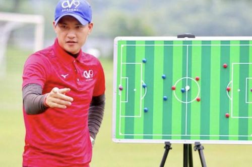 Công Vinh bất ngờ 'đăng đàn', phủ nhận làm trợ lý HLV cho Sông Lam Nghệ An