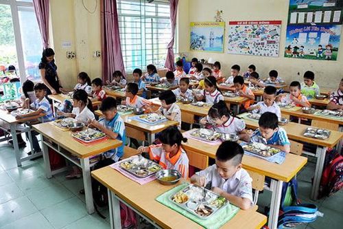 Kiểm soát chặt chẽ chất lượng bữa ăn học đường