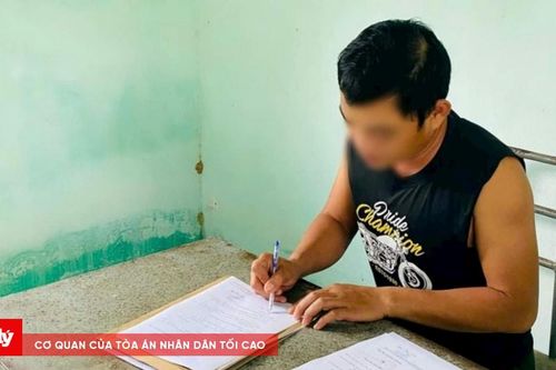 Tạm giữ đối tượng tàng trữ súng tiểu liên AK