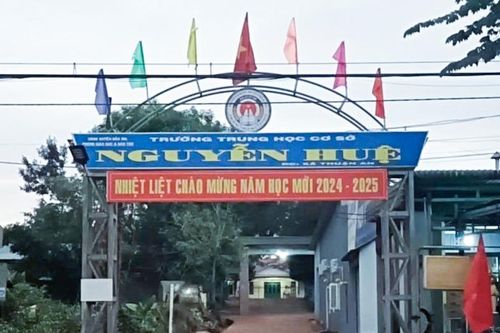 Vụ 2 nữ sinh bị đâm sau giờ chào cờ: Phòng Giáo dục thông tin nguyên nhân