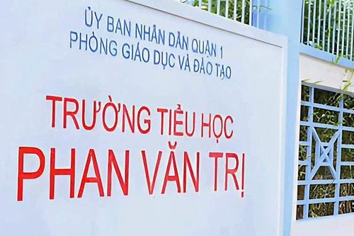 Hiệu trưởng từ chối nhận hoa ngày 20/11, mong nhận quà khác
